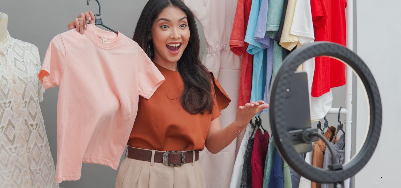 Live Shopping: por que as transmissões ao vivo se tornaram uma das estratégias mais poderosas da nova economia digital